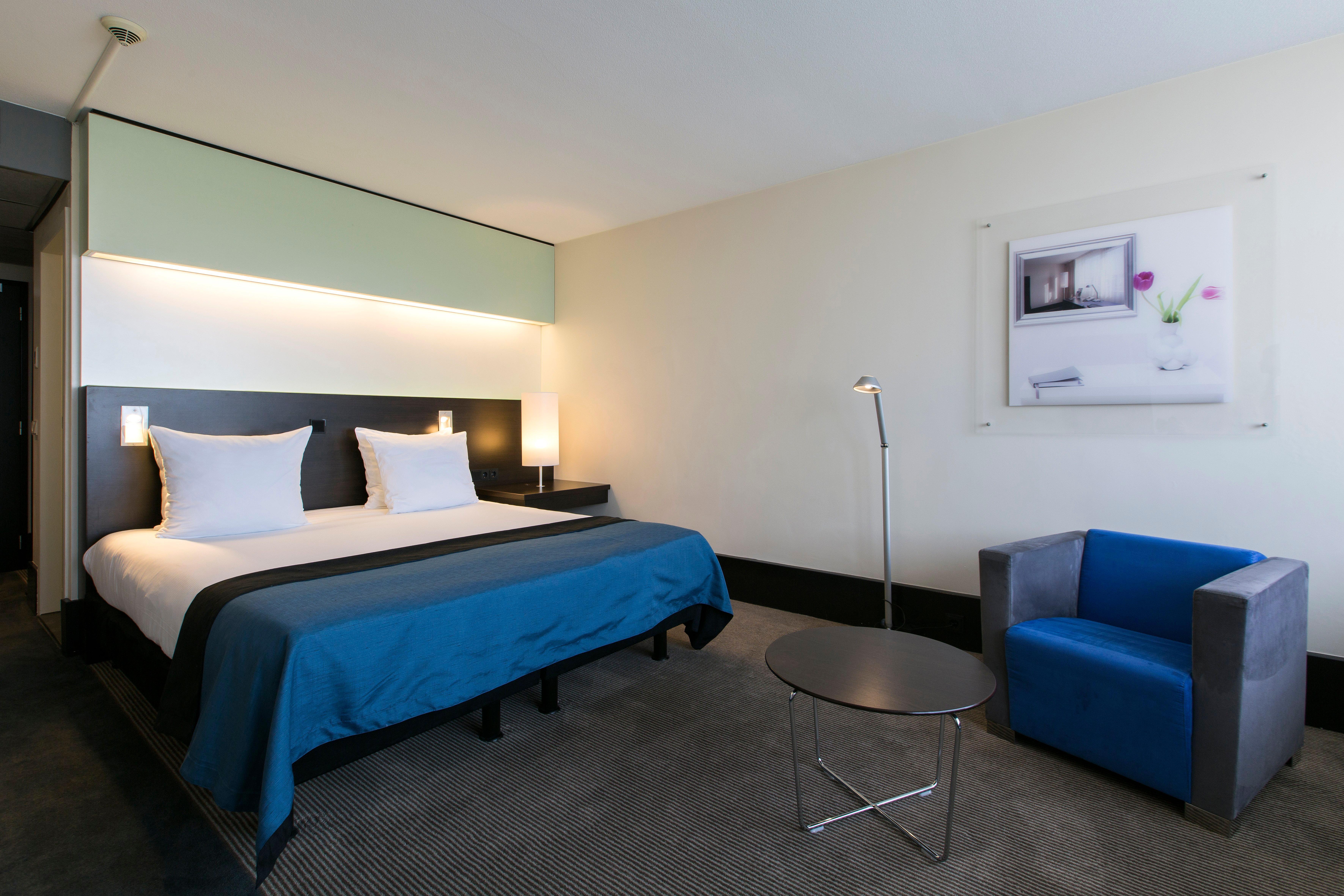 Holiday Inn Eindhoven Centre By Ihg Exterior foto