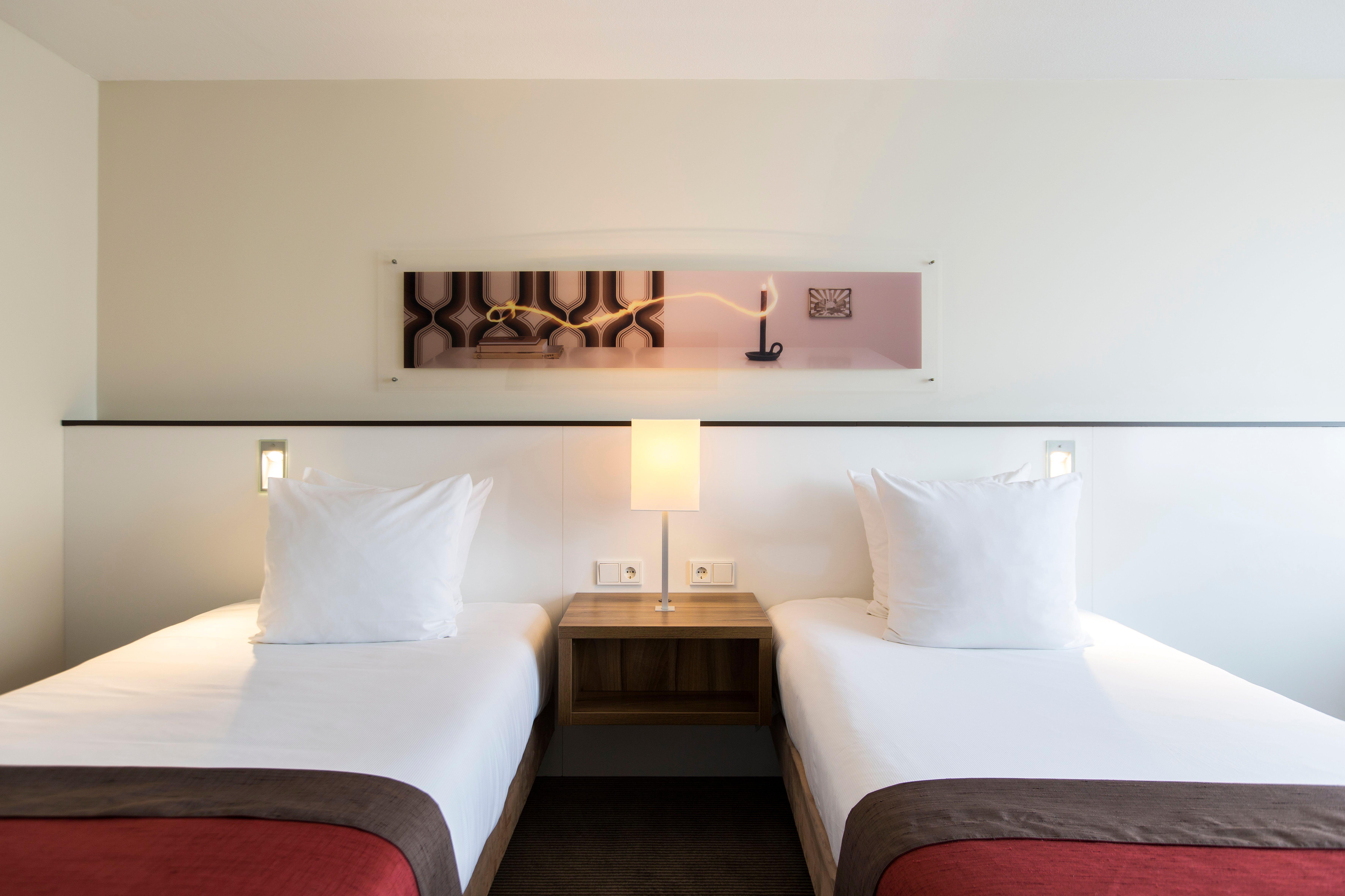Holiday Inn Eindhoven Centre By Ihg Exterior foto