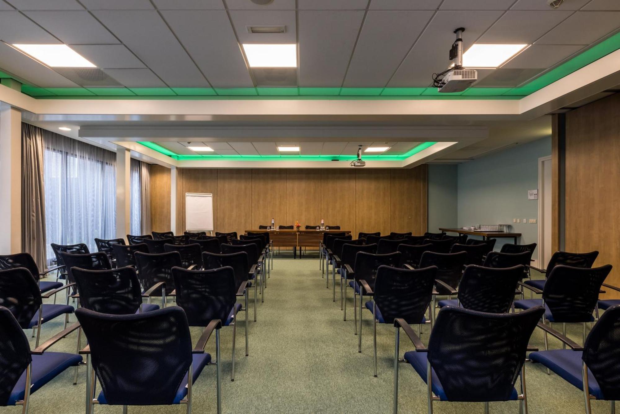 Holiday Inn Eindhoven Centre By Ihg Exterior foto